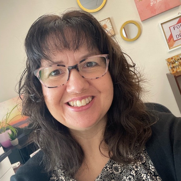 Meet your Posher, Shelley - Picture 1 of 1